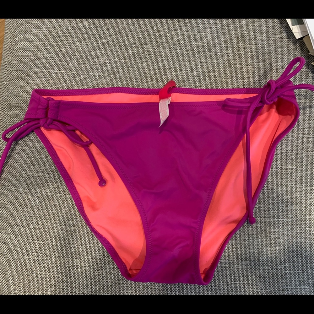 NWOT Victoria’s Secret String Bikini Bottoms Size Large NEVER WORN
